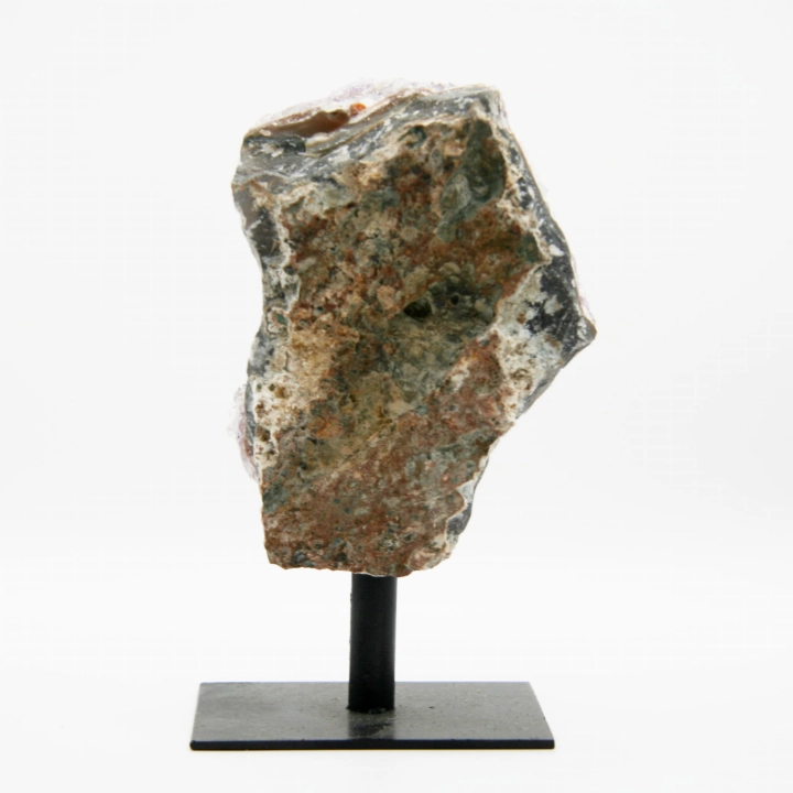 Surowa szczotka ametystu – naturalny minerał z wyraźnymi kryształami