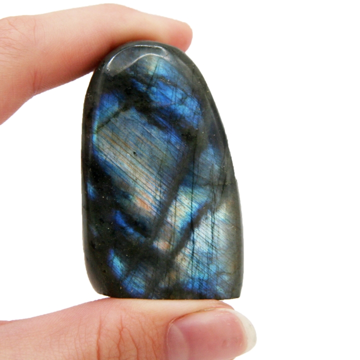 Labradoryt ozdobna forma – polerowany minerał o wielobarwnym połysku