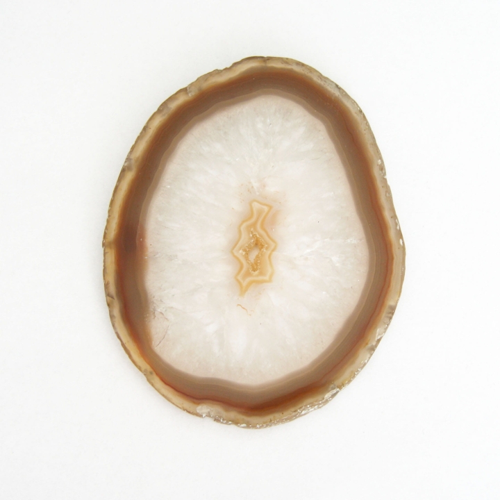 Naturalny brązowy agat cięty w plaster - gładki i błyszczący.