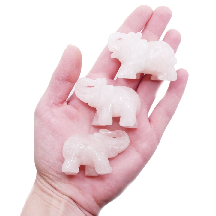 Ręcznie wykonane figurki słonia z kwarcu różowego.