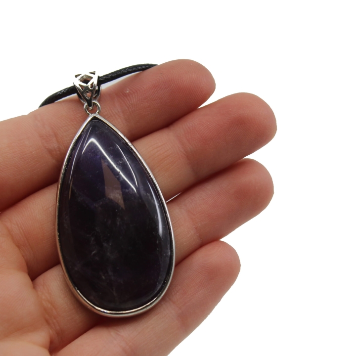 Naszyjnik z ametystem.