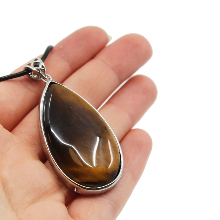 Naszyjnik z tygrysim okiem.