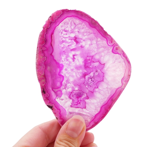 Plaster różowego agatu nr 070 – widok na wypolerowaną powierzchnię z koncentrycznym układem pasm.