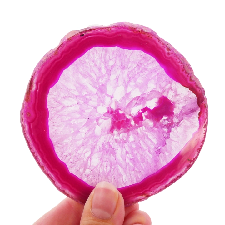 Plaster różowego agatu nr 072 – widok na wypolerowaną powierzchnię z koncentrycznym układem pasm.