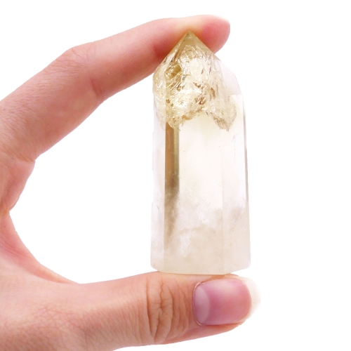 Ciepła, słoneczna barwa polerowanego na wysoki połysk obelisku z cytrynu.