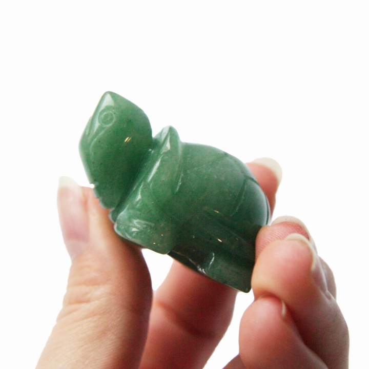 Figurka żółwia z naturalnego awenturynu.