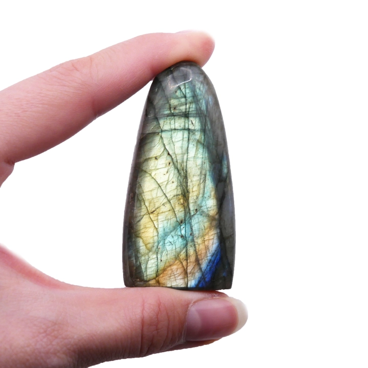 Polerowany labradoryt – dekoracyjny kamień o smukłej formie