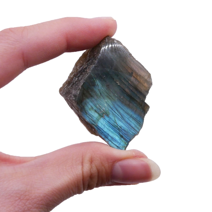 Labradoryt surowy cięty jednostronnie polerowany nr 083 – naturalna bryła z lśniącym, barwnym frontem.