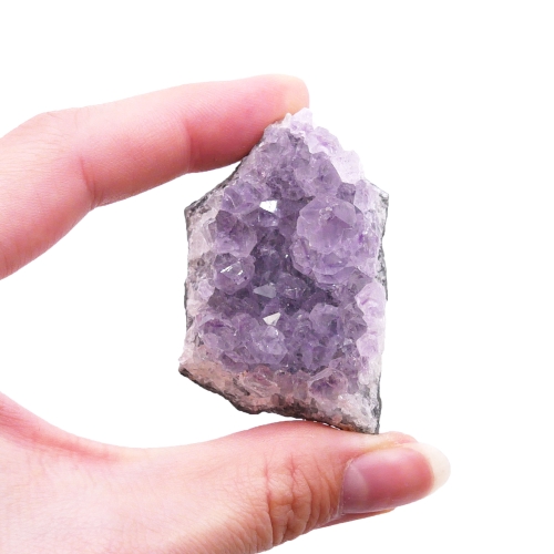 Ametyst szczotka krystaliczna nr 023 – naturalne skupisko fioletowych kryształów o intensywnej barwie.