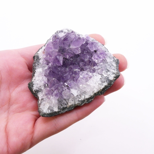 Ametyst – surowe kryształy w postaci naturalnej szczotki