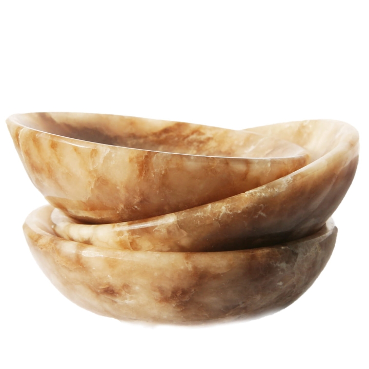 Kamienna misa wykonana z naturalnego aragonitu.