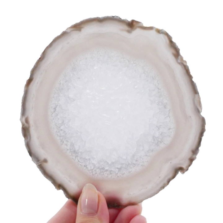 Plaster szarego agatu nr 031 – dwustronnie polerowany kamień z widocznym, naturalnym warstwowaniem.