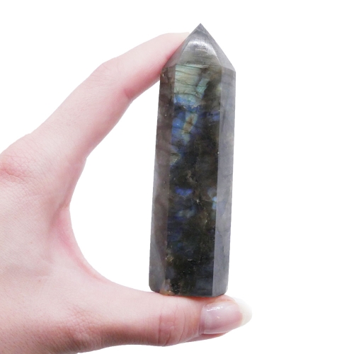 Obelisk z naturalnego labradorytu - polerowany kamień.