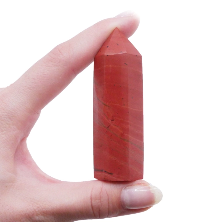 Dekoracyjny szpic (obelisk) z naturalnego, czerwonego jaspisu.