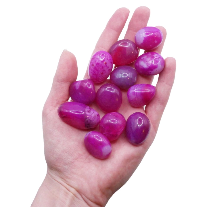 Agat różowy polerowany otoczak 25-30 mm – gładki kamień naturalny o subtelnym, pastelowym zabarwieniu.