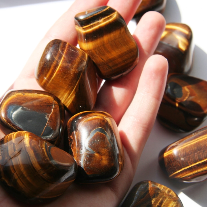 Polerowane tygrysie oko.