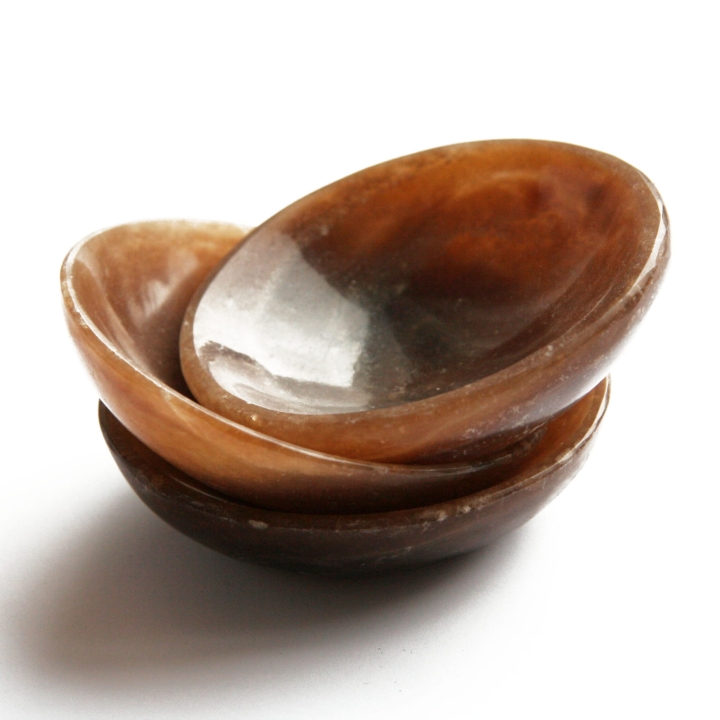 Kamienna misa wykonana z naturalnego aragonitu.