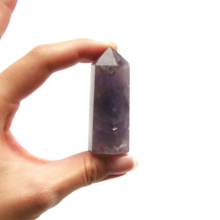 Ręcznie robione obeliski z naturalnego ametystu dla kolekcjonerów i miłośników kamieni szlachetnych.