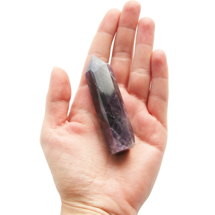 Obelisk, wieża dekoracyjna z ametystu.