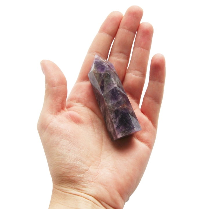 Obelisk - wieża ozdobna z ametystu.