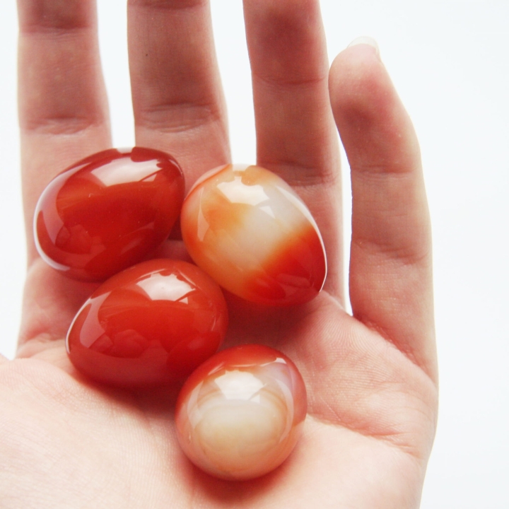 Jajka z agatu - idealne dla kolekcjonerów i dekoratorów.