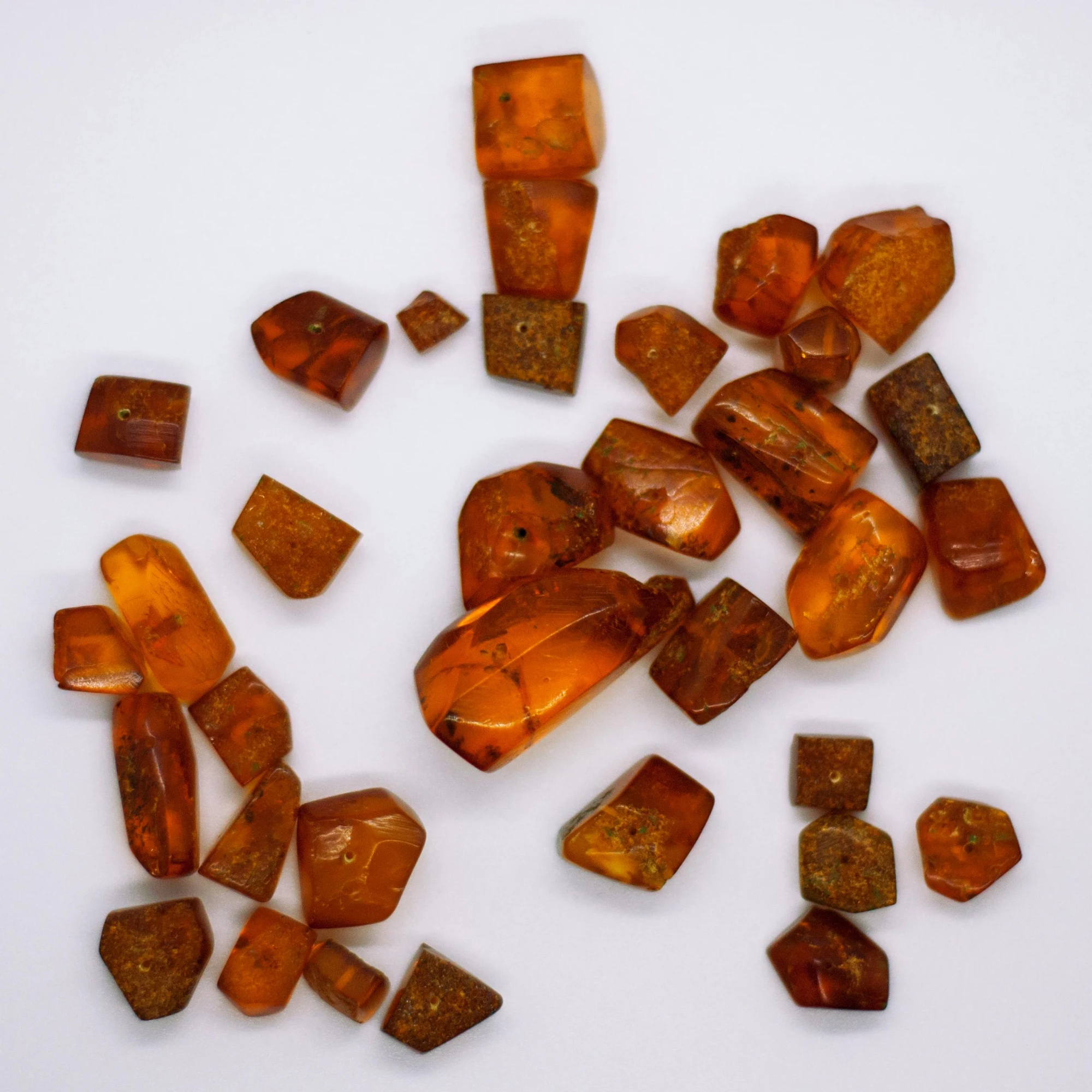 Gdzie występuje bursztyn? Najważniejsze miejsca wydobycia